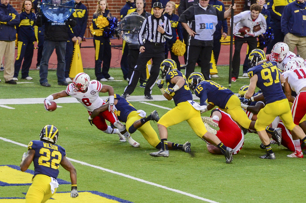 半场：海港1-0英博，加布里埃尔破门+进球被吹，莱昂纳多助攻